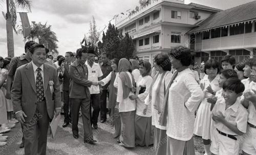 DR. MAHATHIR MOHAMAD