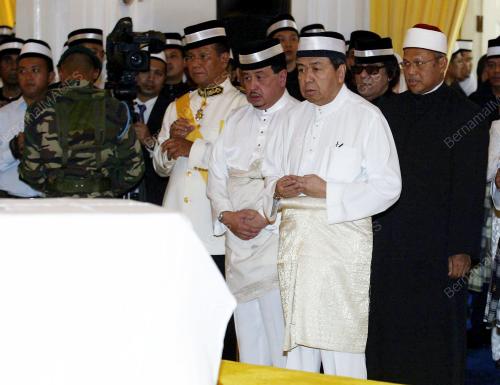 SULTAN ISKANDAR SULTAN ISMAIL