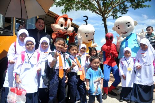 JB17_01012019_MASKOT_SAMBUT_MURID