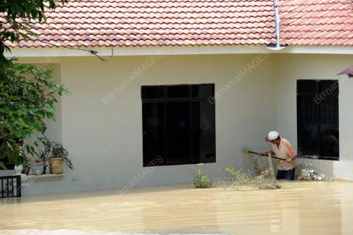 JB17_04022011_BANJIR