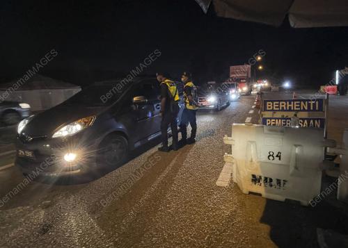 SEKATAN JALAN RAYA