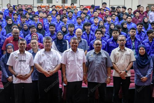DATUK SERI SAIFUDDIN NASUTION ISMAIL