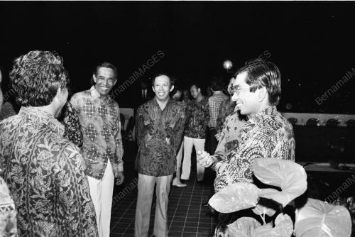 MAKAN MALAM