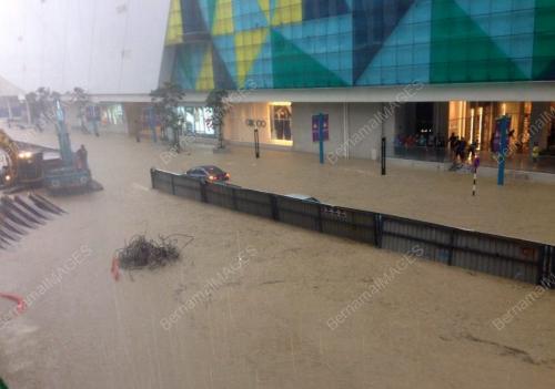 JB17_16112015_BANJIR_KILAT