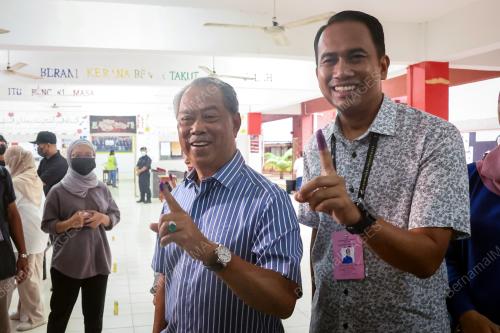 HARI MENGUNDI PRU-15