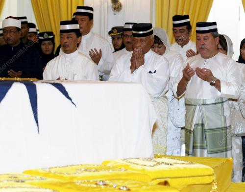 SULTAN ISKANDAR SULTAN ISMAIL