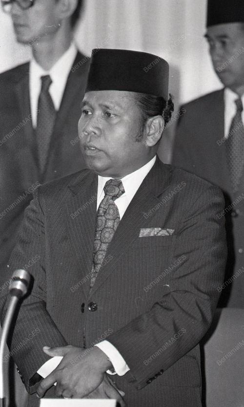 ANGKAT SUMPAH