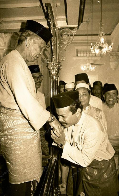 SULTAN JOHOR SEMBAHYANG HARI RAYA AIDILFITRI
