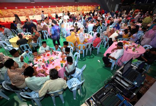 MAJLIS RUMAH TERBUKA AIDILFITRI MARRYBROWN