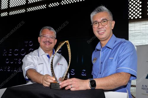 TENGKU DATUK SERI ZAFRUL TENGKU ABDUL AZIZ 