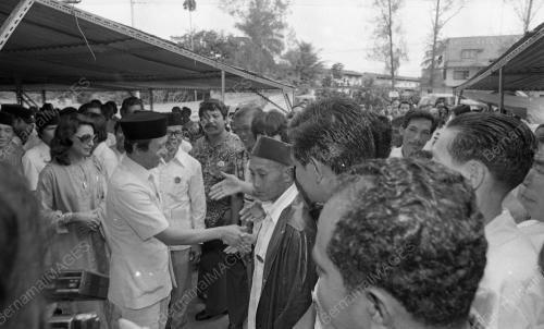 HARI PENAMAAN CALON