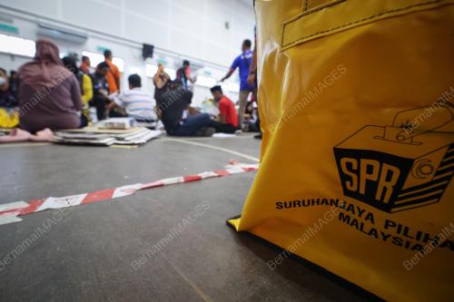 PROSES SEMAKAN ISI PETI UNDI