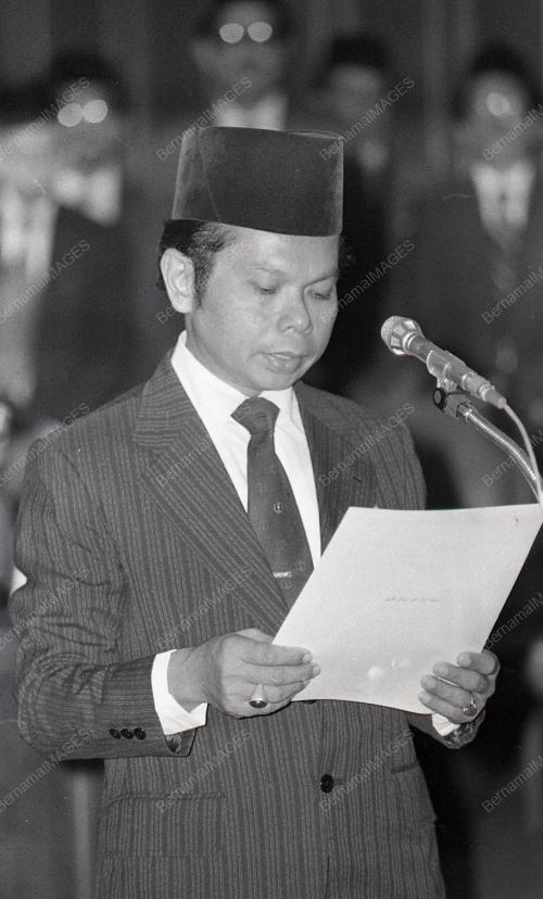 ANGKAT SUMPAH