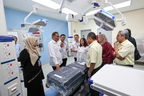 DATUK SERI DR DZULKEFLY AHMAD 