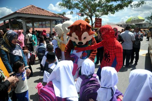 JB19_01012019_MASKOT_SAMBUT_MURID