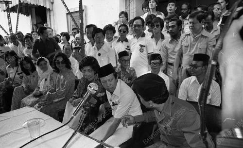 HARI PENAMAAN CALON
