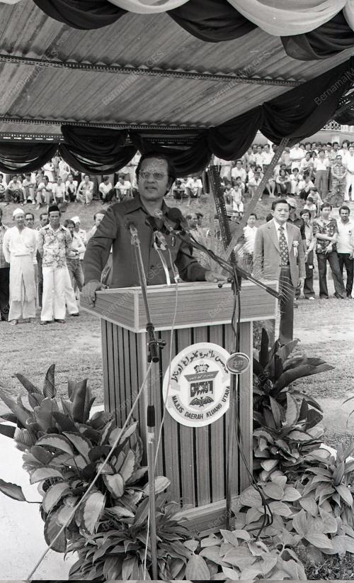 DR. MAHATHIR MOHAMAD