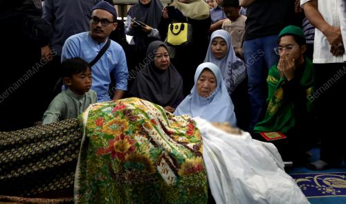 ALLAHYARHAM DATUK SERI SALAHUDDIN AYUB