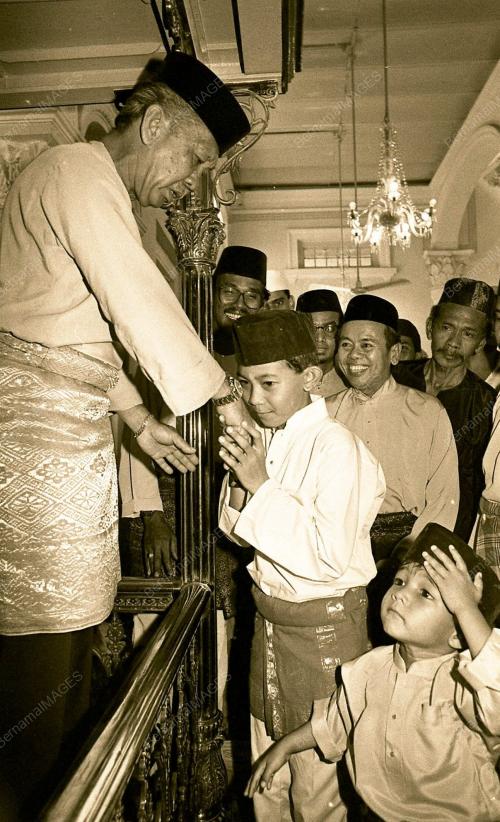 SULTAN JOHOR SEMBAHYANG HARI RAYA AIDILFITRI
