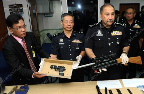 JB1_01102013_POLIS