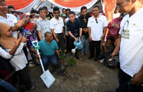 JB20_12082018_DUSUN_DURIAN_LANDAK