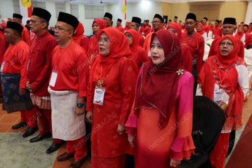 DATUK SERI MAHDZIR KHALID