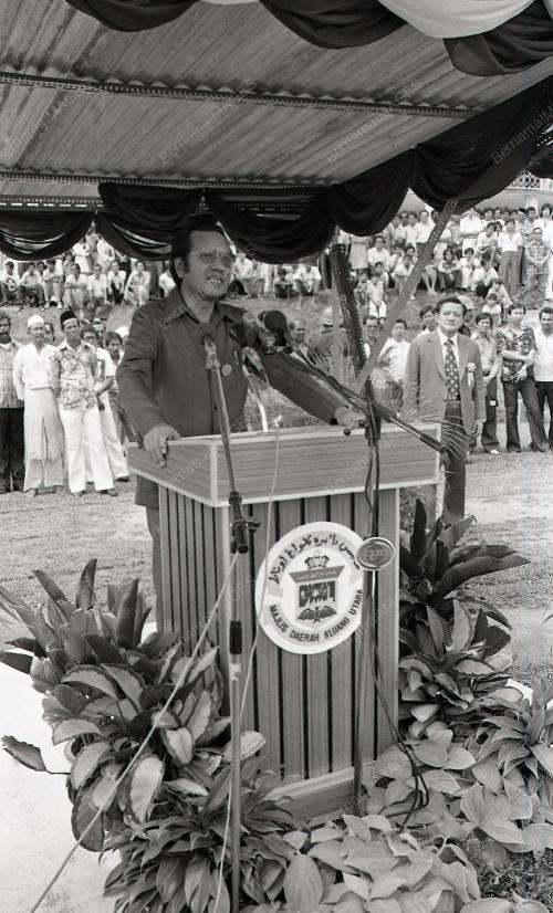 DR. MAHATHIR MOHAMAD