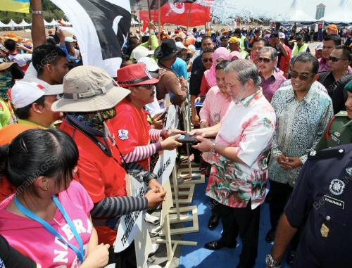 JB20_22022014_LAYANG-LAYANG