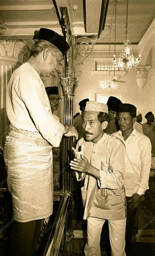 SULTAN JOHOR SEMBAHYANG HARI RAYA AIDILFITRI