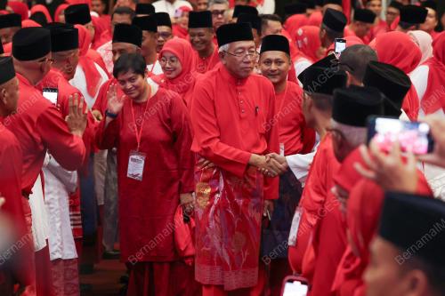 DATUK SERI MAHDZIR KHALID