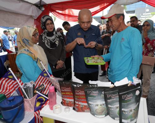 DATUK ARMIZAN MOH ALI