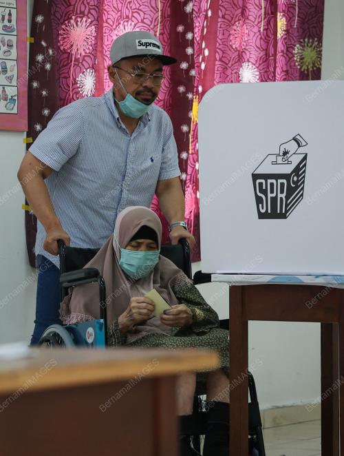 DATUK RADZI MANSOR