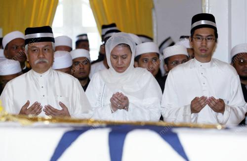 SULTAN ISKANDAR SULTAN ISMAIL