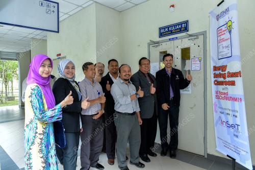 JB23_04112019_UTHM_SMART_CLASSROOM