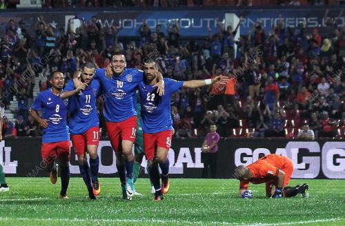 JB23_15072017_BOLA
