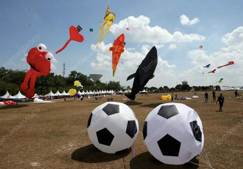 JB23_22022014_LAYANG-LAYANG