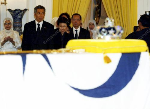 SULTAN ISKANDAR SULTAN ISMAIL