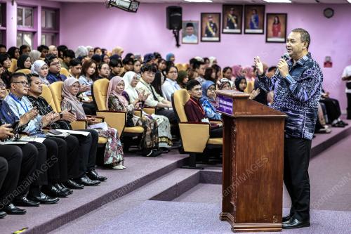 DATUK AZMAN ABIDIN