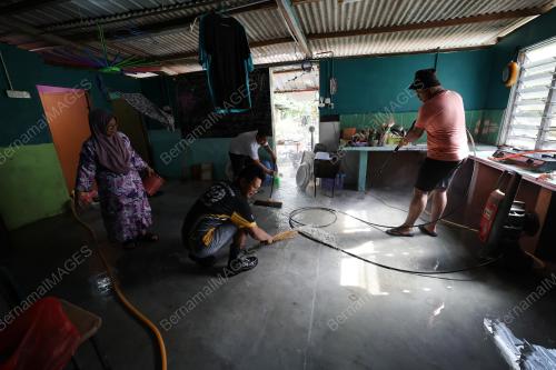 PENDUDUK KAMPUNG CONTOH