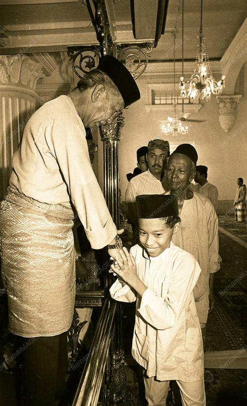 SULTAN JOHOR SEMBAHYANG HARI RAYA AIDILFITRI