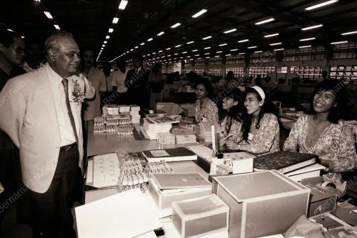 YAB ENCIK ABDUL GHAFAR BABA
