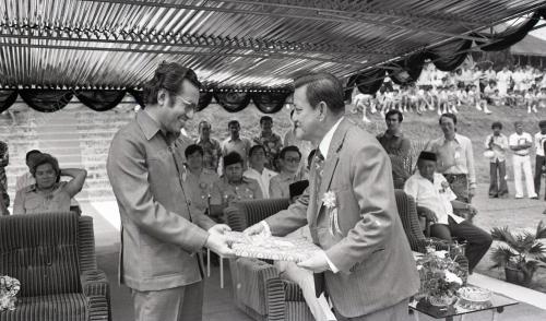 DR. MAHATHIR MOHAMAD