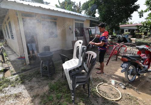 PENDUDUK KAMPUNG CONTOH