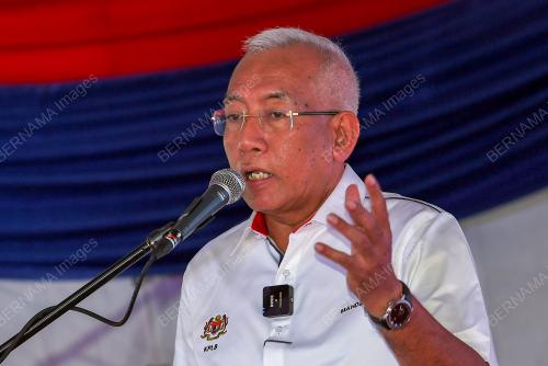 DATUK SERI MAHDZIR KHALID