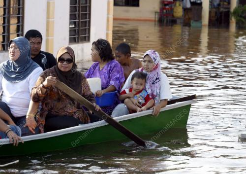 JB25_04022011_PAGOH_BANJIR