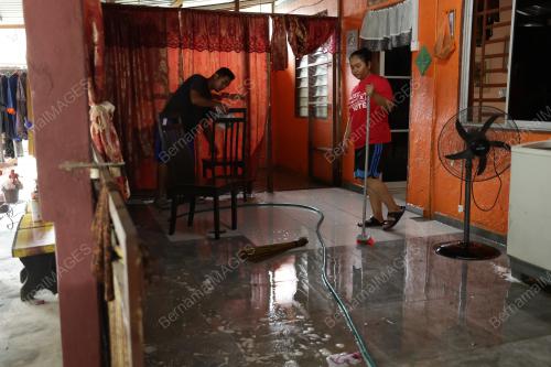 TINJAUAN MANGSA BANJIR