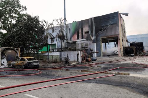 KILANG TERBAKAR