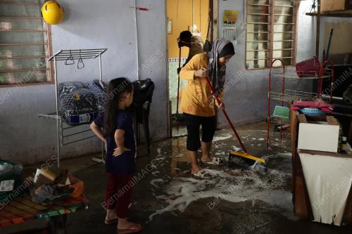 TINJAUAN MANGSA BANJIR