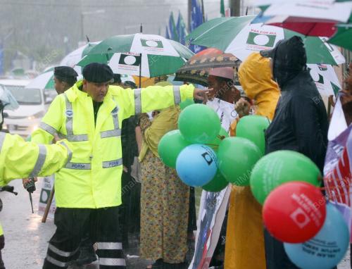 JB26_30012011_POLIS