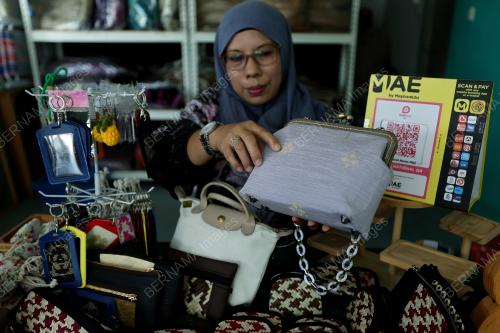 BENANG SERAT NENAS
